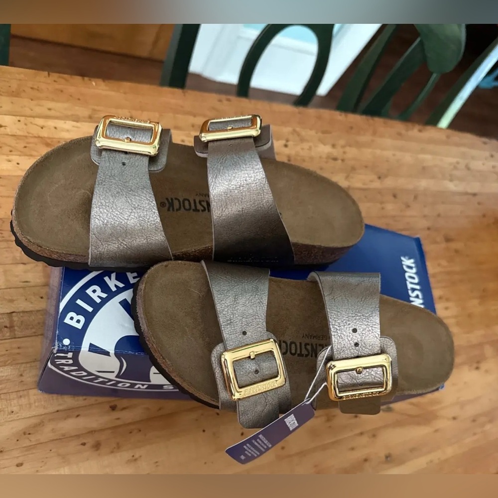 Birkenstock copper Sandals with Gold Buckles 36-5.5